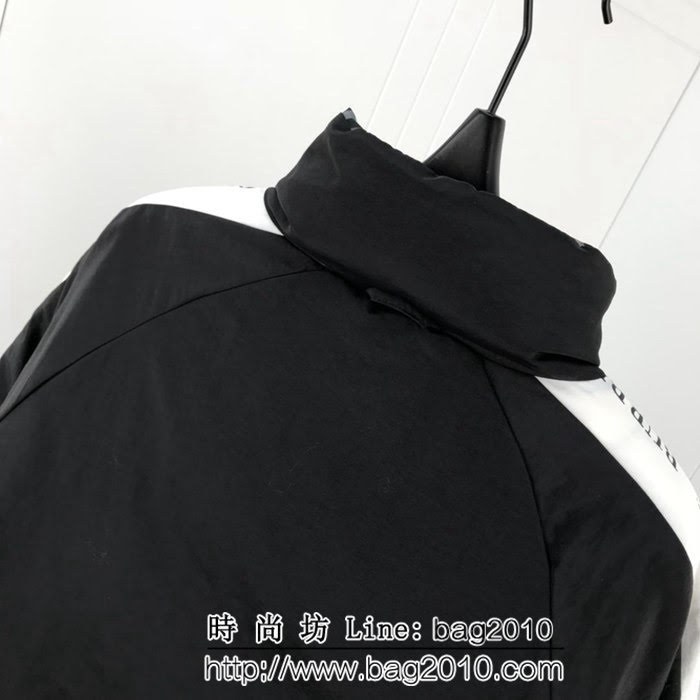 BURBERRY巴寶莉 爆款 18ss秋冬新款 兩面穿 白鴨絨 男款羽絨服 一衣兩穿 ydi2194